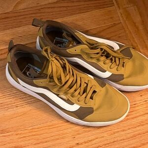 Vans Men's Mustard and Brown Sneakers